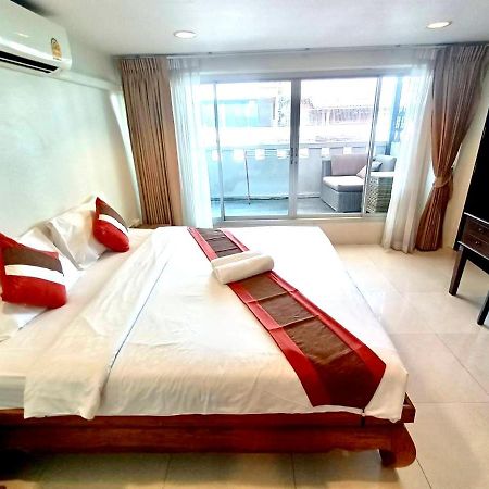 39 Living Apartment Bangkok Bagian luar foto