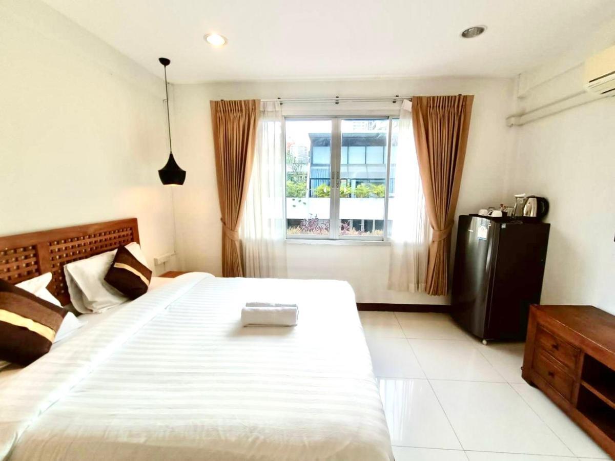 39 Living Apartment Bangkok Bagian luar foto