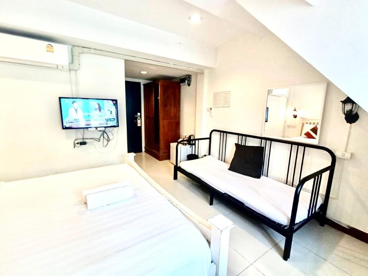 39 Living Apartment Bangkok Bagian luar foto