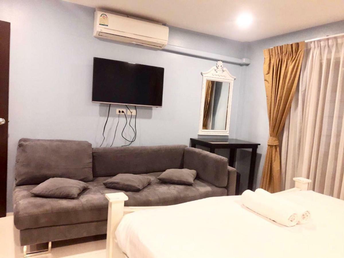 39 Living Apartment Bangkok Bagian luar foto